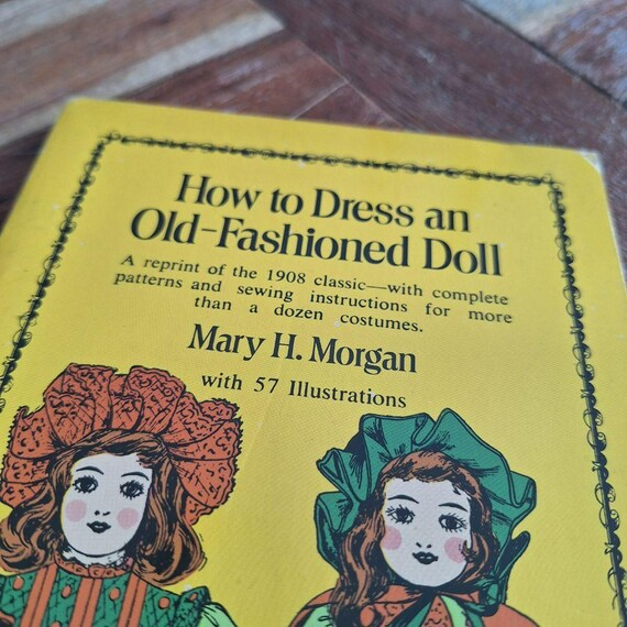 green emerald velvet dress Perfectly Fitting: Antique Doll Costumes and Accessories, 1840-1925 [Book] main image 1