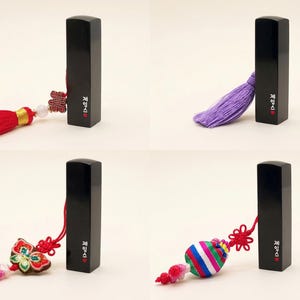 Showing different tassels length