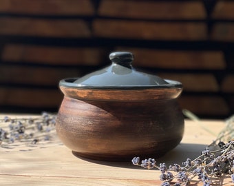 Ceramics bowl with Lid, Lidded Sugar Bowl, Artisanal Pottery with Handcrafted Ornament,Handmade Ceramic Bowl, Snacks, and Sauces.