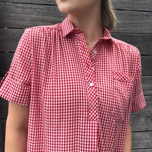 Vintage late 60s/early 70s swing pullover blouse top in red gingham