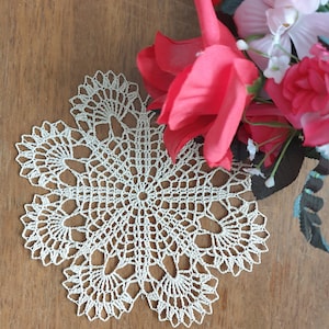small cream crochet doilies, small crochet doilies, lace crochet doilies, coaster, wedding party decor, crochet napkin, table centerpiece