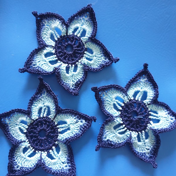 set of 3 large blue flowers  appliques, crochet flower applique, blue flowers, crochet flower decorations, applique fleur au crochet