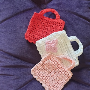 kleine Mädchentasche, rote, rosa oder weiße gehäkelte Mädchentasche, kleine Mädchentasche, Handtasche für eine kleine Prinzessin, Geschenk für Mädchen, gehäkelte Geldbörsen