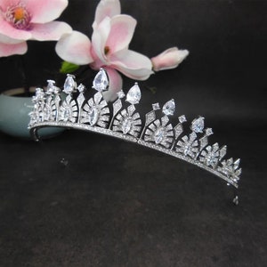 Bridal Tiara Crowns, Rhinestone leaf & flowers crown, Princess Bride crown, bride tiara crown, silver tiara crown, wedding hair accesories