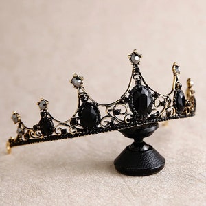 Black Crown//Bridal Headpiece//Black Crystal Wedding Crown//Bridal Crown//Black Wedding Tiara//Birthday Party Crown//Gothic Crown,Princess