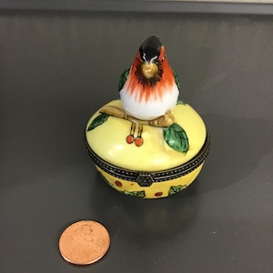 Porcelain Hand Painted Bird Hinged Trinket/Pill box yellow