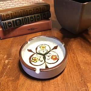 Vintage Japanese stoneware hand decorated ashtray floral design