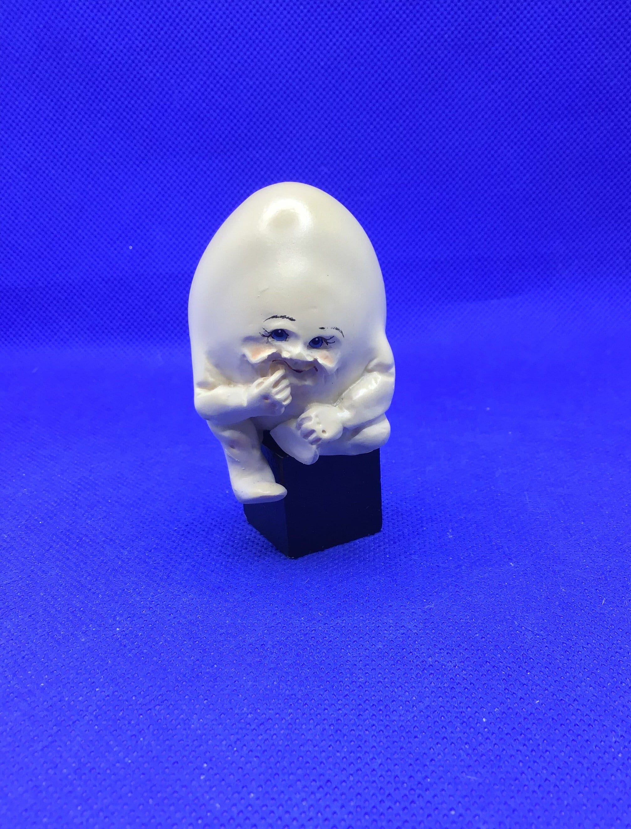 Humpty Dumpty Statue - Etsy