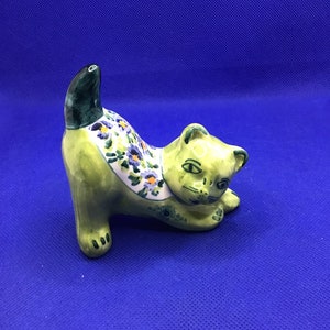 Vintage Italian Deruta hand painted green and floral Cat