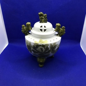Vintage 6" White Green Tea Leaf Foo Dog Lion Incense Burner