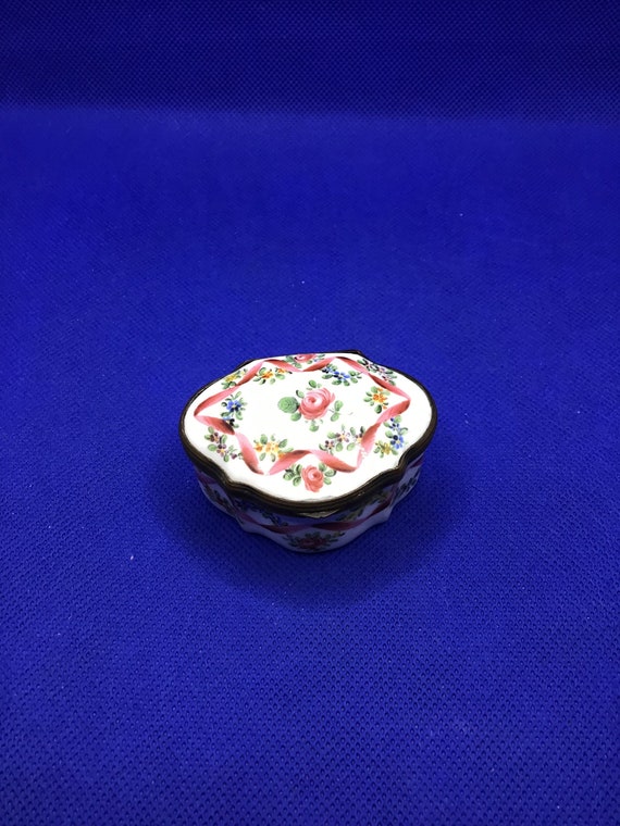 18th Century Bilston Battersea Enamel Snuff/Patch 