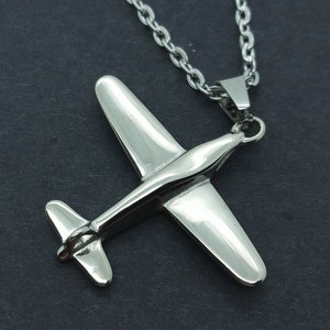 Plane necklace aeroplane pendant gift for travellers flying charm necklaces for men women stainless steel necklaces