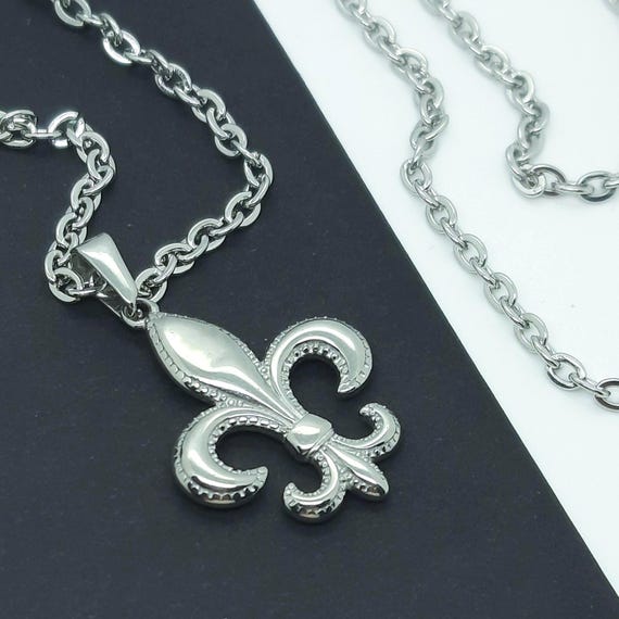 フルール・ド・リス ペンダントネックレス 紋章 ユリの花 - Etsy 日本