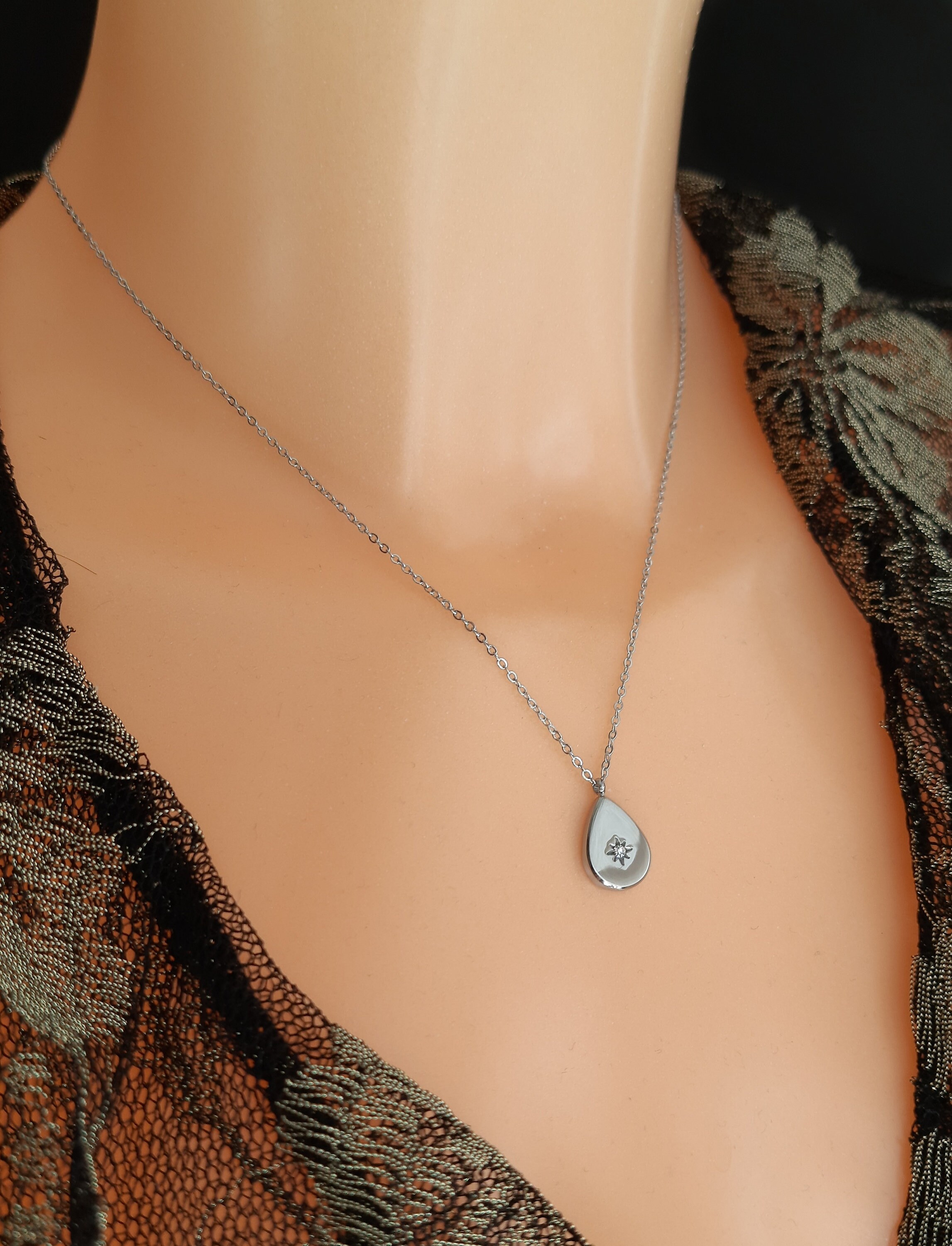 【韓国 Monday Edition】TEARDROP PENDANT NECKLACE - SILVER Womens Necklace, Silver Teardrop Pendant, North Star Pendant