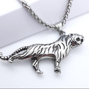 Tiger pendant necklace big cat animal themed mens fashion accessory