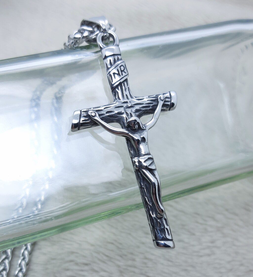 HZMAN Collana Crocifisso Cristiano In Acciaio Inox - Ciondolo 4,8x3,2 Cm Con Catena 55,9 Cm - Unisex Per Battesimo E Comunione