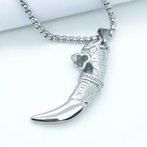 Wolf pendant necklace claw wolf head teeth mens pendants