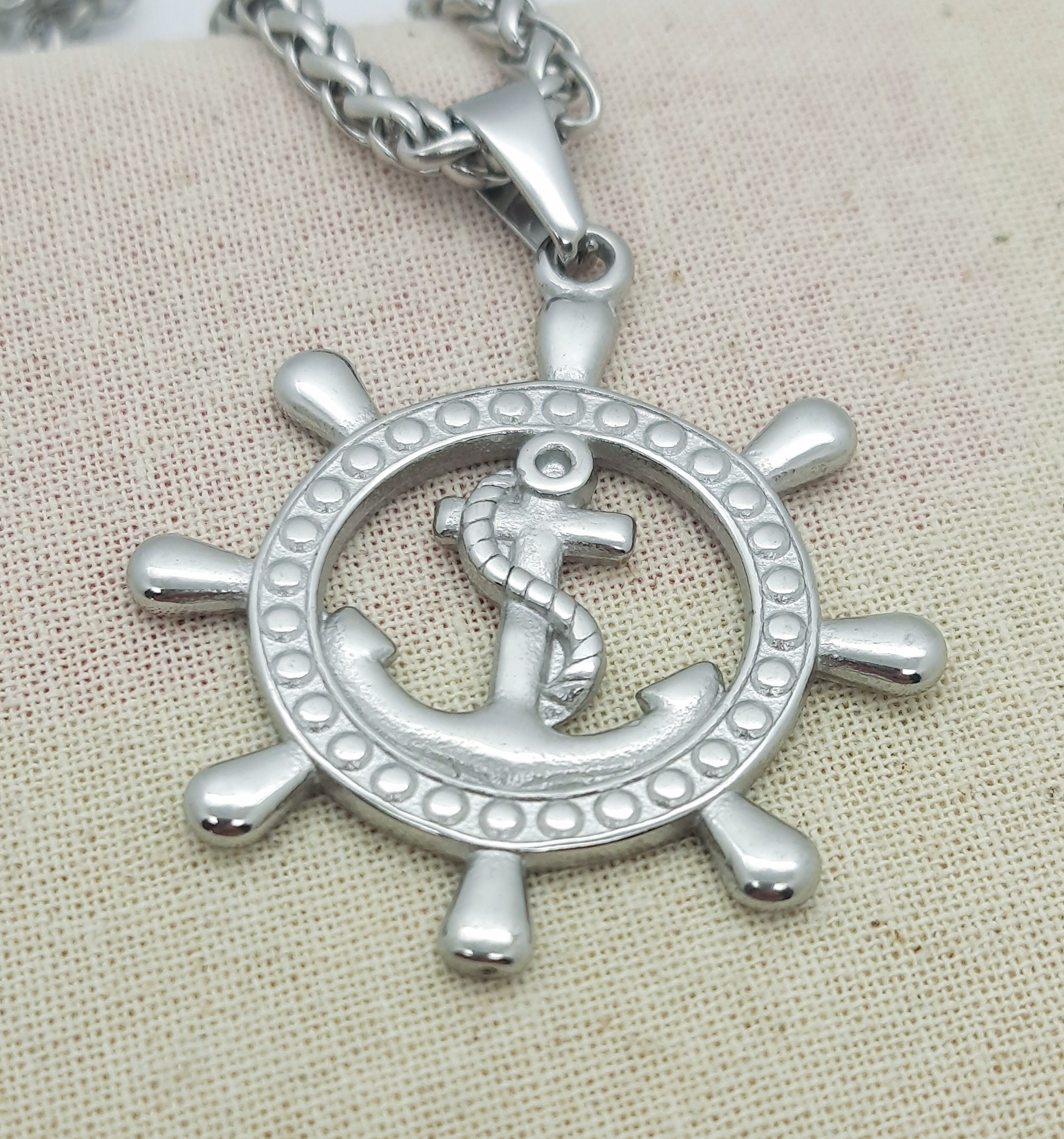 Collana con ciondolo a forma di ancora in argento sterling con