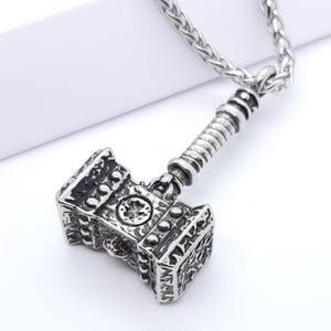 Thors hammer pendant viking necklaces Odins hammer Mjolnir for men
