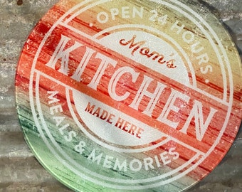 Mom&#39;s Kitchen Round Cutting Board Design: Sublimation PNG (Digital Design)