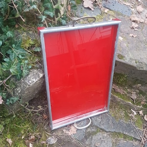 rotes Vintage Tablett