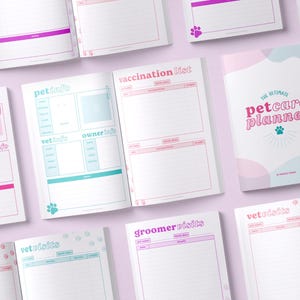 Peut inclure: Un planificateur de soins pour animaux de compagnie rose et bleu avec une couverture qui dit "The Ultimate Pet Care Planner". Le planificateur comprend des sections pour les informations sur les animaux de compagnie, les visites chez le v&eacute;t&eacute;rinaire, la liste des vaccinations et les visites chez le toiletteur.