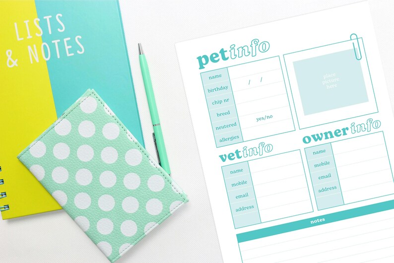 Peut inclure: Une feuille d'information sur les animaux de compagnie imprimable avec des sections pour les informations sur l'animal, les informations sur le v&eacute;t&eacute;rinaire et les informations sur le propri&eacute;taire. La feuille est de couleur turquoise et blanche avec un motif &agrave; pois sur le fond.