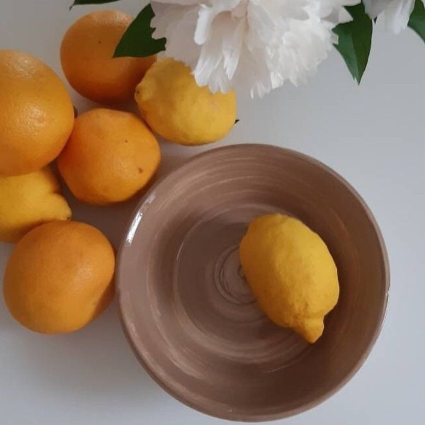 CITRUS JUICER en FRUIT BOWL, ruim duifgrijs handgemaakt keramiek, origineel cadeau-idee, keukenontwerp, woondecoratie