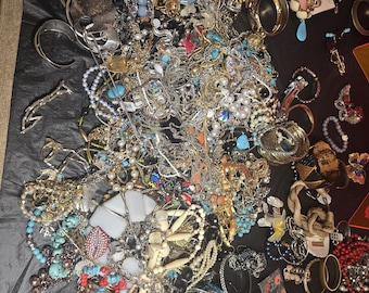 Lot de bijoux vintage à maintenant portable, boîte mystère aléatoire de 1 livre