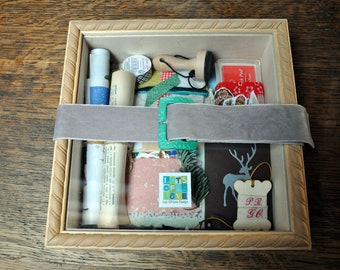 Christmas Starter Kit Vintage Wooden Box Wooden Frame/Scrapbooking/Junk-Journal