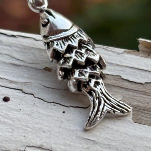 Sterling Silver Fish Pendant Necklace – Moving 3D Fish Charm for Men Women – Ocean Sea Life Jewelry Gifts – Nautical Animal Gift for Him Her