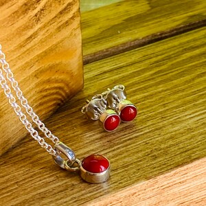 Röd korall hänge halsband och örhängen set 925 sterlingsilver liten ädelsten födelsesten Aires zodiakkristall smycken presenter till henne bild 9