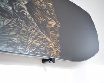 Schwimmende Snowboardhalter Wandhalterung | Solides Messing Snowboard Rack Wanddekor. NUR BOARD - Ist möglicherweise nicht für Boards mit Bindungen geeignet