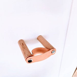 Oak & Leather Guitar Holder Wall Mount Guitar Stand. image 8