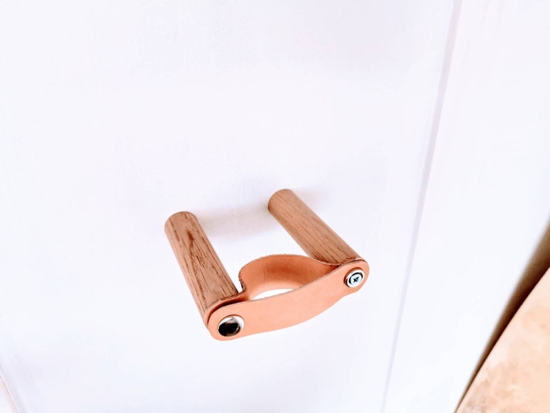 Oak & Leather Guitar Holder Wall Mount Guitar Stand. image 8