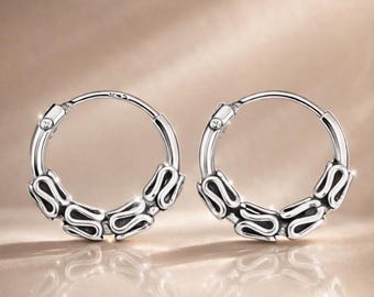 Handgjorda silverörhängen i Bali-stil 1,5 x 10 mm | Oxiderad tribal boho-stil | Hantverkssmycken, present till henne