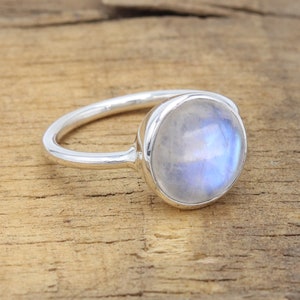 Rainbow Moonstone Ring, Sterling Silver Ring, Rings For Women, Round Moonstone Handmade Ring, Silver Statement Ring, Valentine Ring For Her