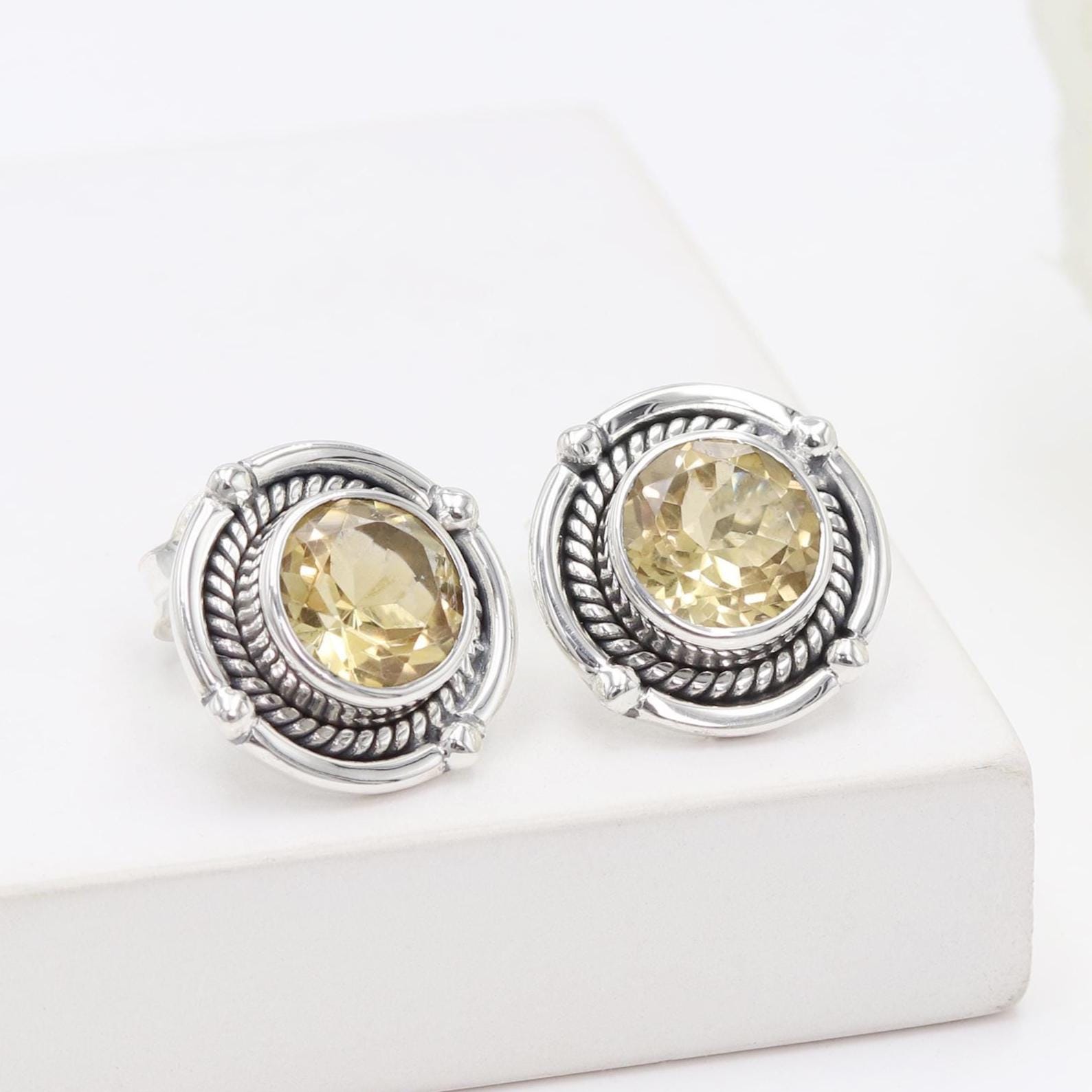 シトリンスタッドピアス、スターリングシルバースタッドピアス 