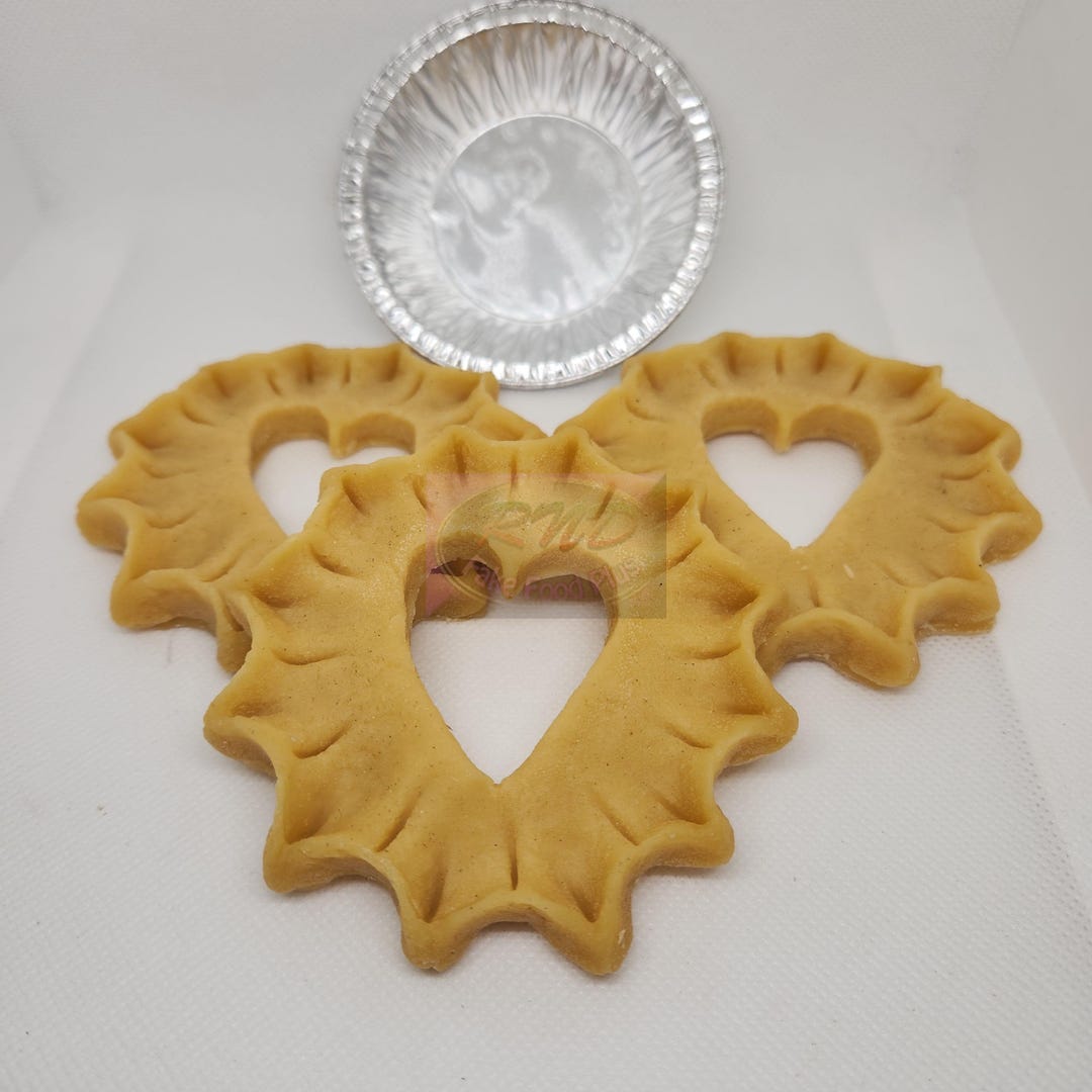 Wax 3 Inch Ruffle Edge/heart Pie Crust, Set of 3, W/tins - Etsy