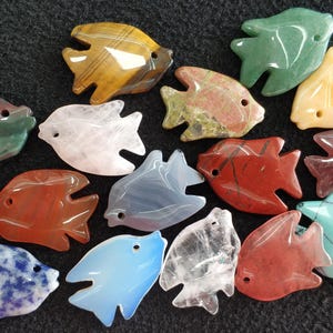 6pcs/lot- 24x33mm stone Fish Pendant,Fish Charm,Top Drilled Fish Beads.