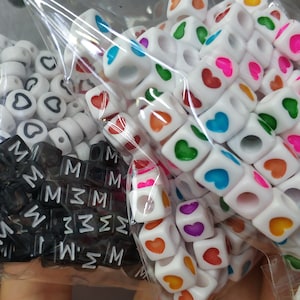 200 peças de contas de cubo de acrílico de 10 mm, 8 mm, 7 mm, contas de letras, contas de alfabeto, contas de coração, contas de números, contas de nomes, contas de constelação