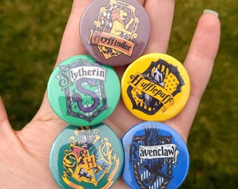 Sorting Hat Gryffindor Collectors PIN BADGE/BUTTON Wizard/Hogwarts HARRY POTTER