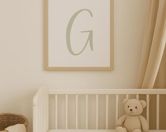 Impresión de la letra G en verde salvia: Inicial minimalista para habitación infantil (descarga digital)
