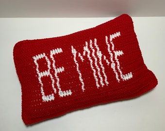 Federa per cuscino di San Valentino Be Mine MODELLO ALL'UNCINETTO: modello all'uncinetto di San Valentino, modello all'uncinetto Be Mine, fodera per cuscino di San Valentino