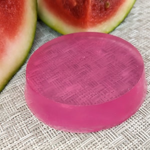 Wassermelone Handgemachte Seife, Runde Barseife, Honig Glycerin Feuchtigkeitsseife, Obstseife, Sommerduft, klare rosa Seife, zwei Größen, Duschseife
