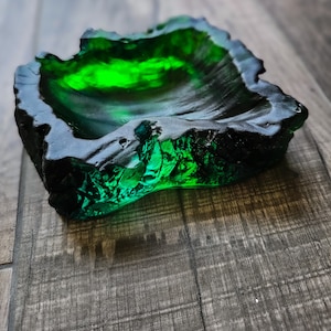 Resin Ashtray for cigars, Green ashtray, Men groove gift, Personalized Dad&#39;s gift
