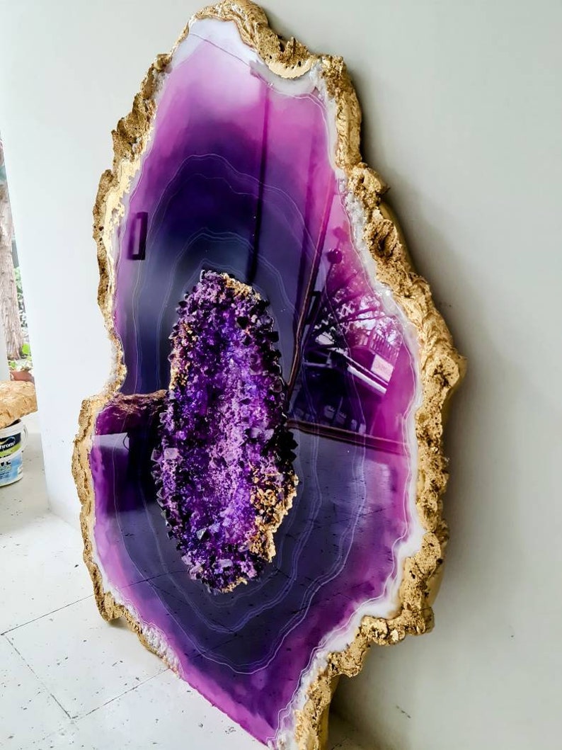 Großes Amethyst-Harz-Geode-Gemälde Original-Epoxid-Kunstwerk für ein stilvolles Zuhause, Resin-Geode-Wandkunst, Geschenk zur Wohnungserwärmung Bild 6