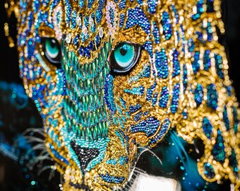 高級ヒョウ絵画：ラインストーンクリスタルで飾られた野生動物の壁