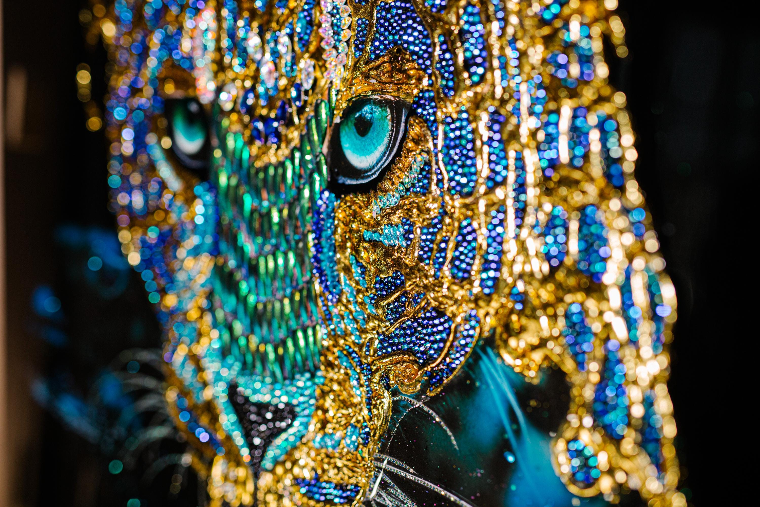 高級ヒョウ絵画：ラインストーンクリスタルで飾られた野生動物の壁