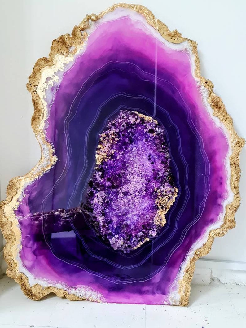 Großes Amethyst-Harz-Geode-Gemälde Original-Epoxid-Kunstwerk für ein stilvolles Zuhause, Resin-Geode-Wandkunst, Geschenk zur Wohnungserwärmung Bild 3